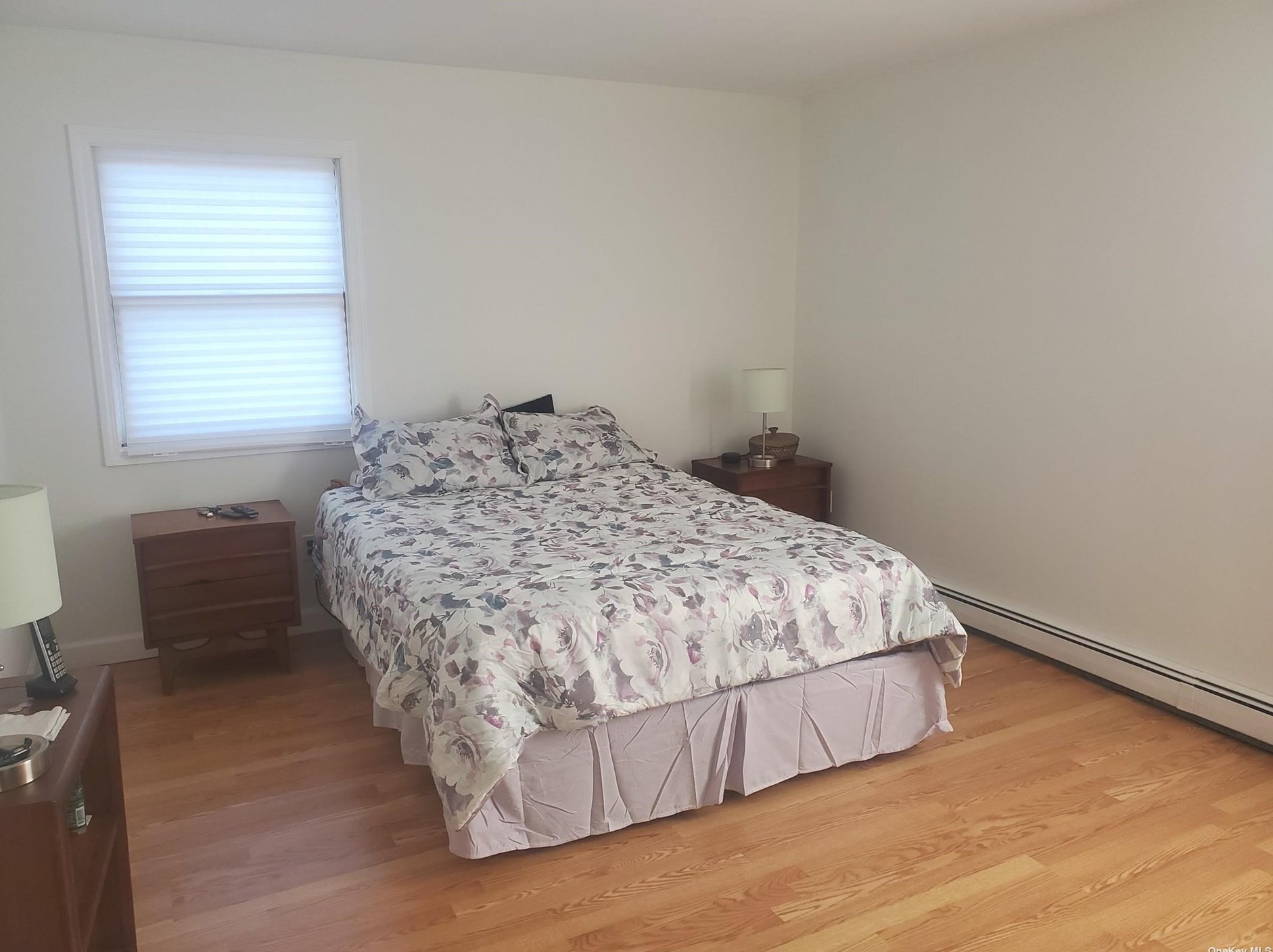 8 Ashwood Dr, Smith Point NY 11967-3904 exterior