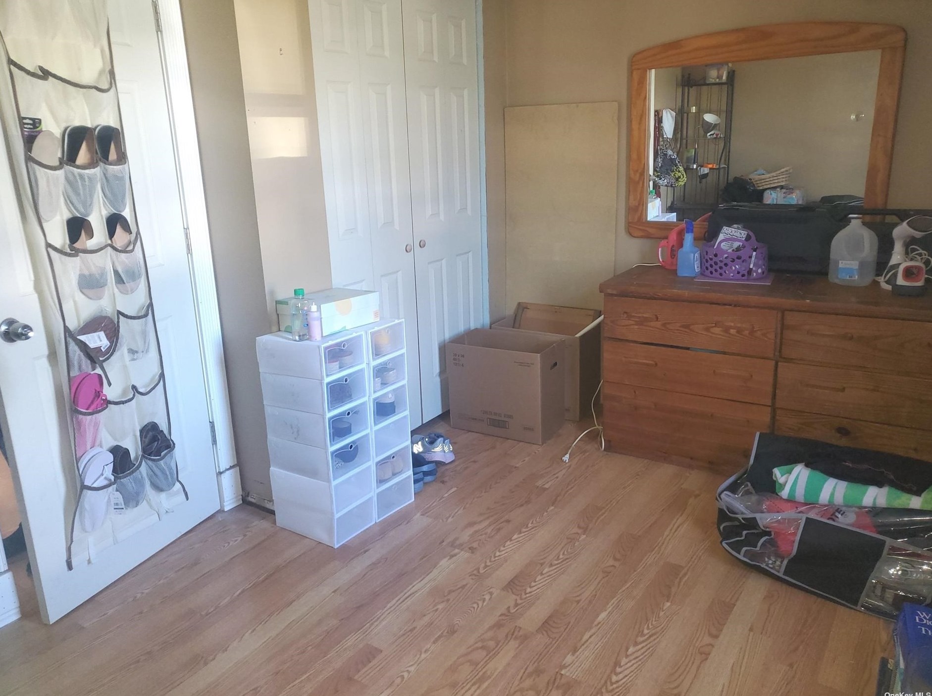 8 Ashwood Dr, Smith Point NY 11967-3904 exterior