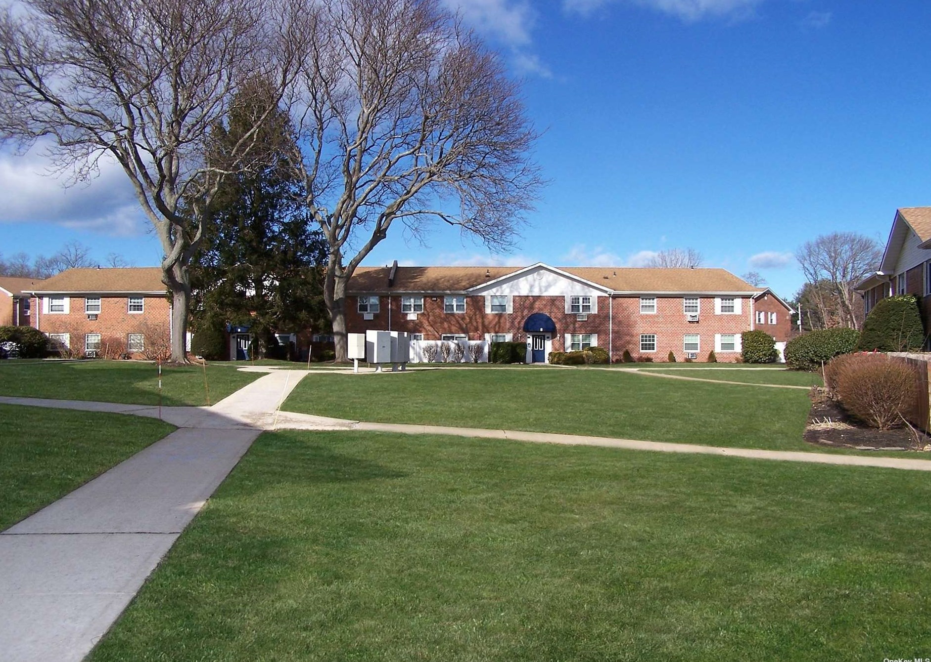 460 Old Town Rd, Prt Jefferson Station NY  11776-2200 exterior