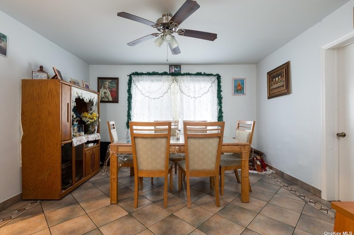 366 Hamilton Ave, Hewlett NY  11557-1130 exterior