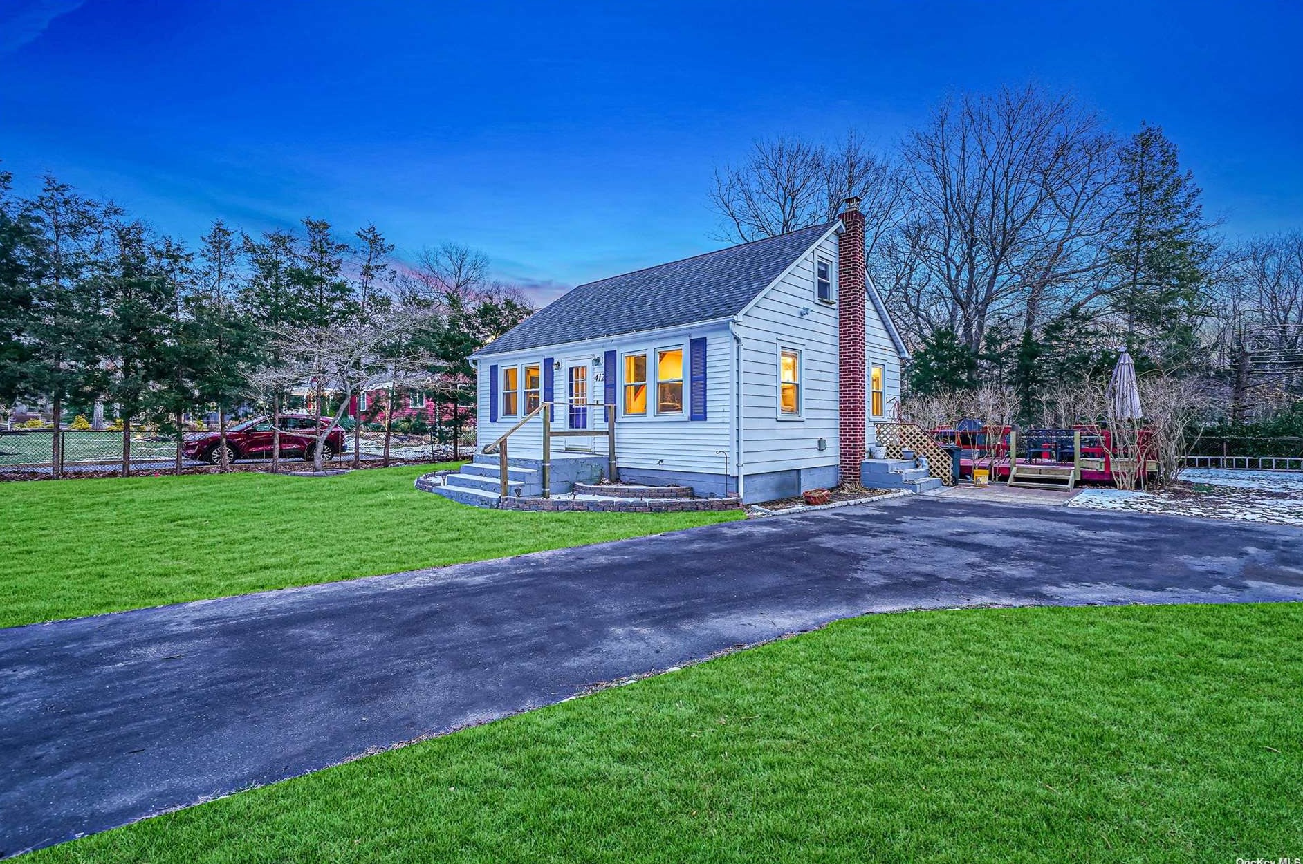 1 Shannon Blvd, Yaphank NY  11980-1601 exterior