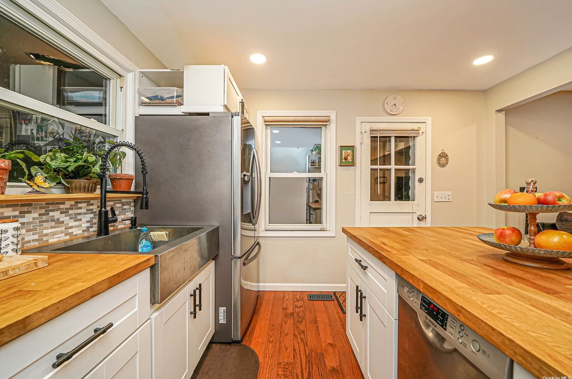 1 Shannon Blvd, Yaphank NY  11980-1601 exterior