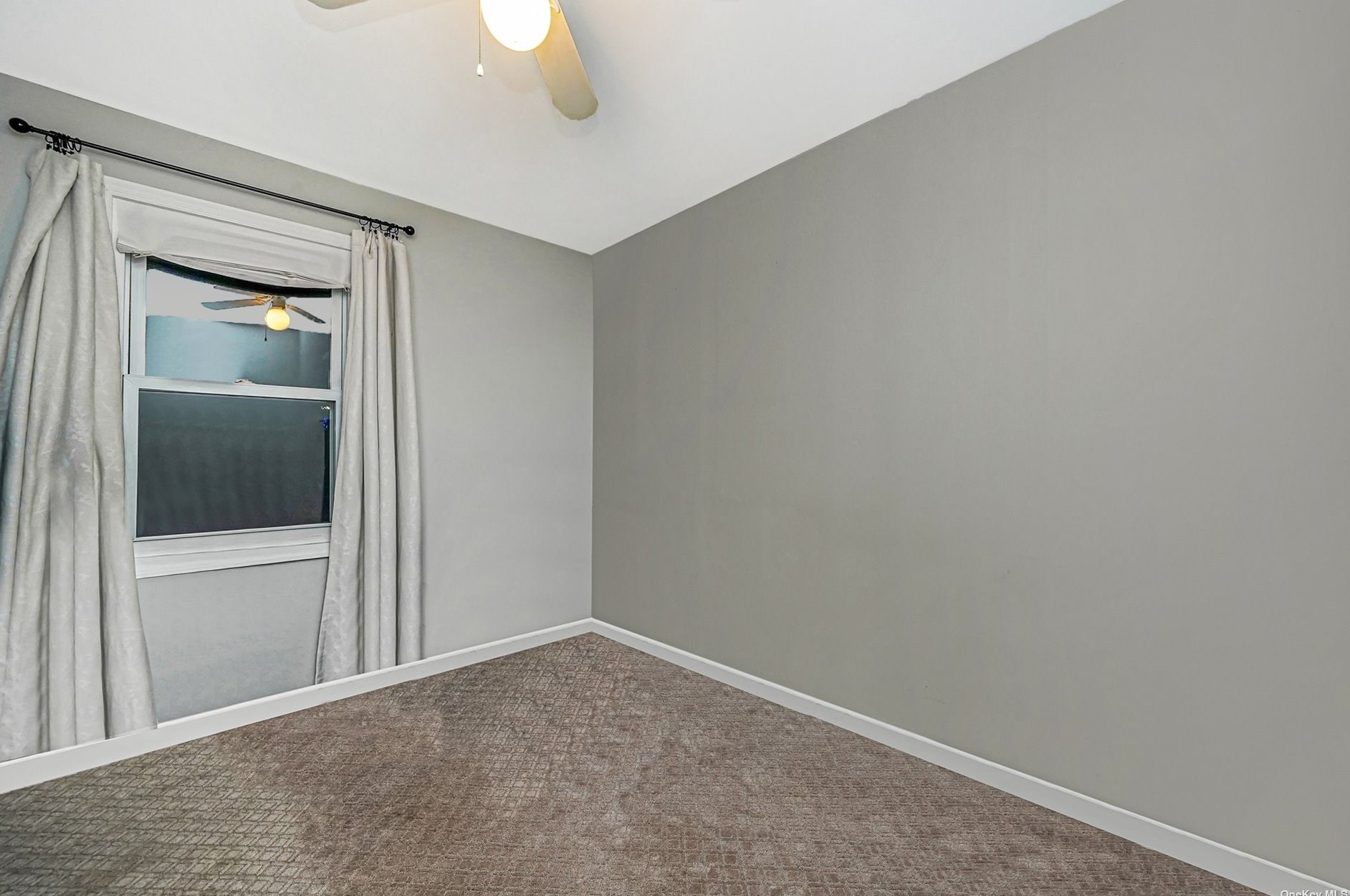 1 Shannon Blvd, Yaphank NY  11980-1601 exterior