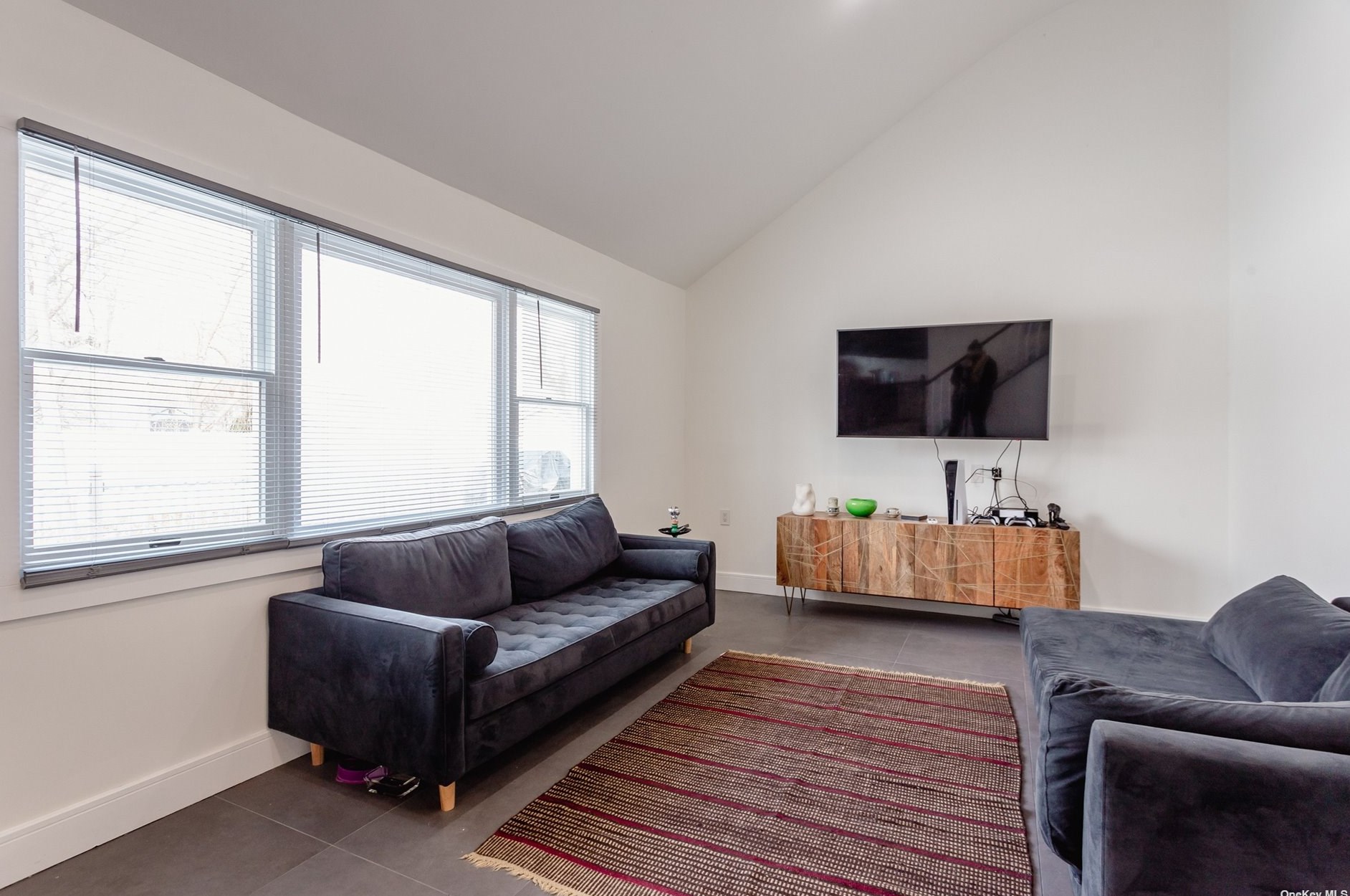 3 Huron St, Prt Jefferson Station NY  11776-4307 exterior