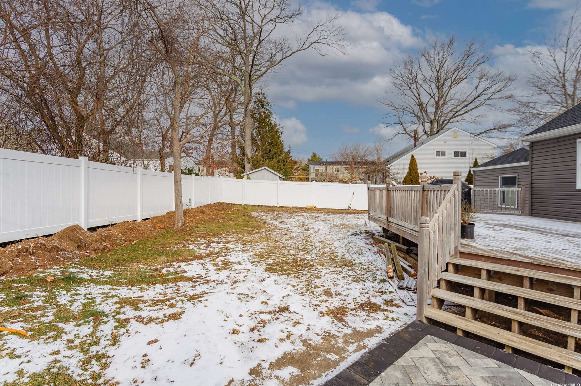 3 Huron St, Prt Jefferson Station NY  11776-4307 exterior