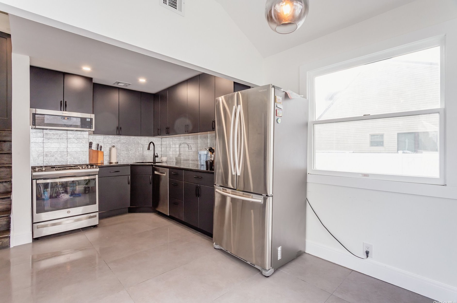 3 Huron St, Prt Jefferson Station NY  11776-4307 exterior