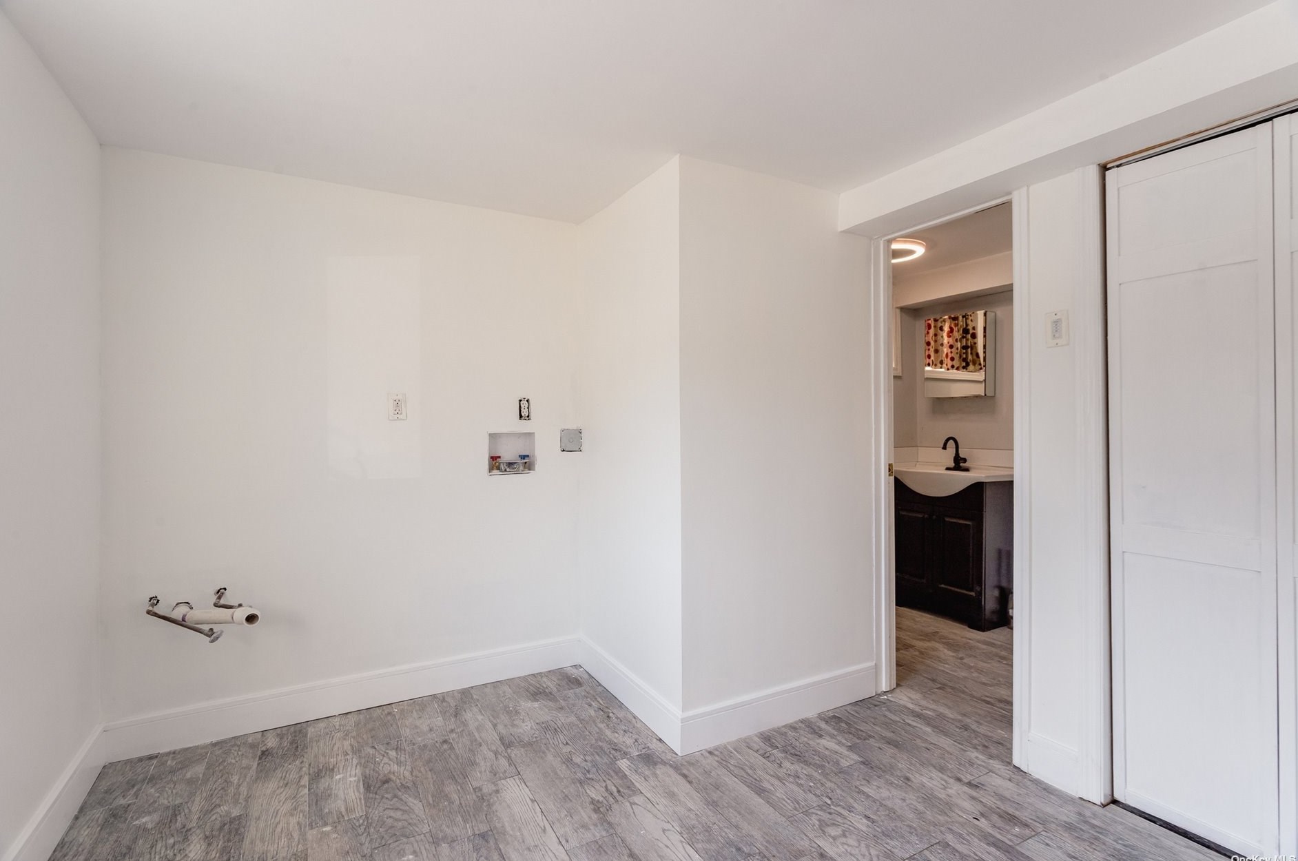 3 Huron St, Prt Jefferson Station NY  11776-4307 exterior