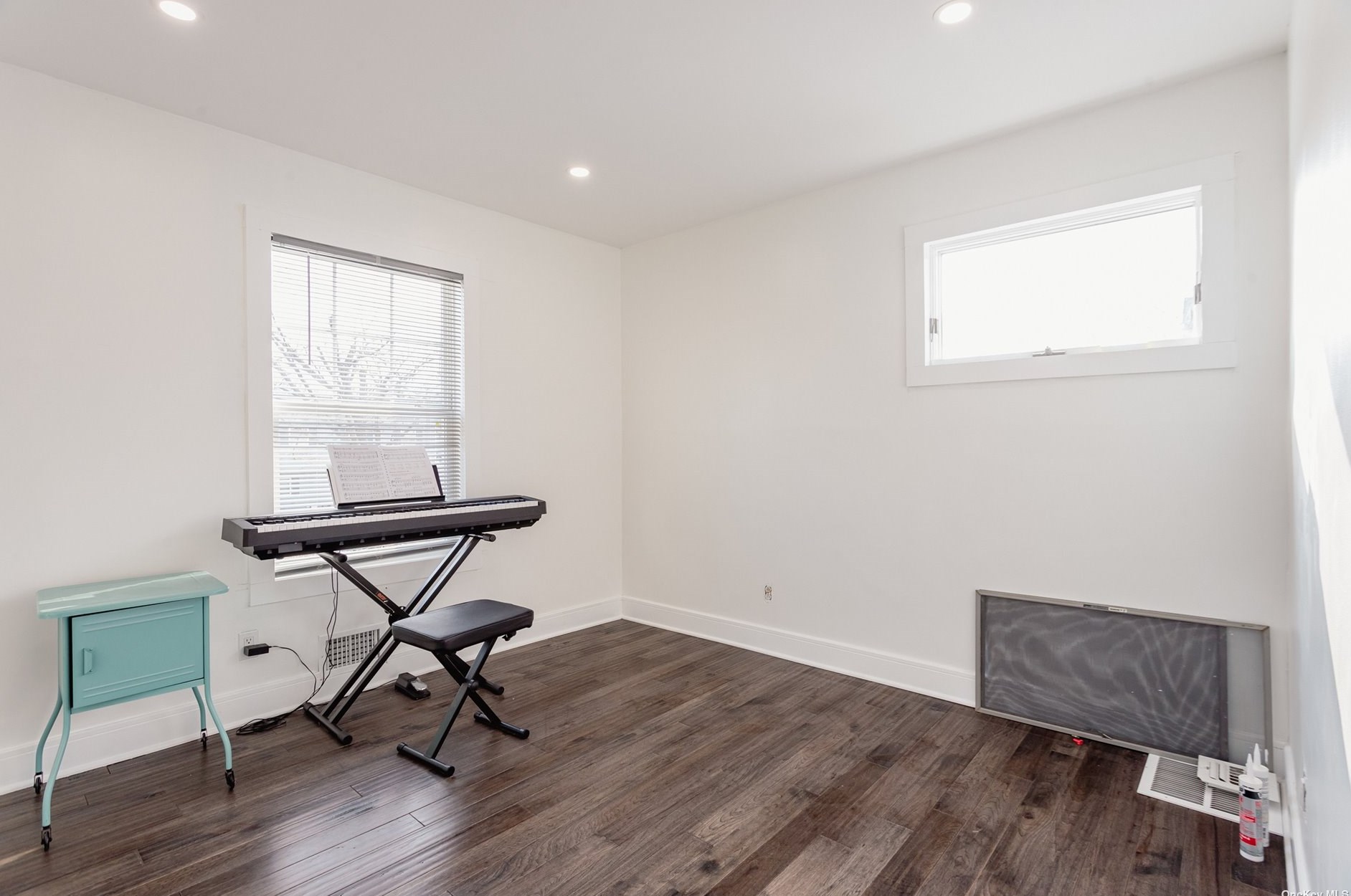 3 Huron St, Prt Jefferson Station NY  11776-4307 exterior