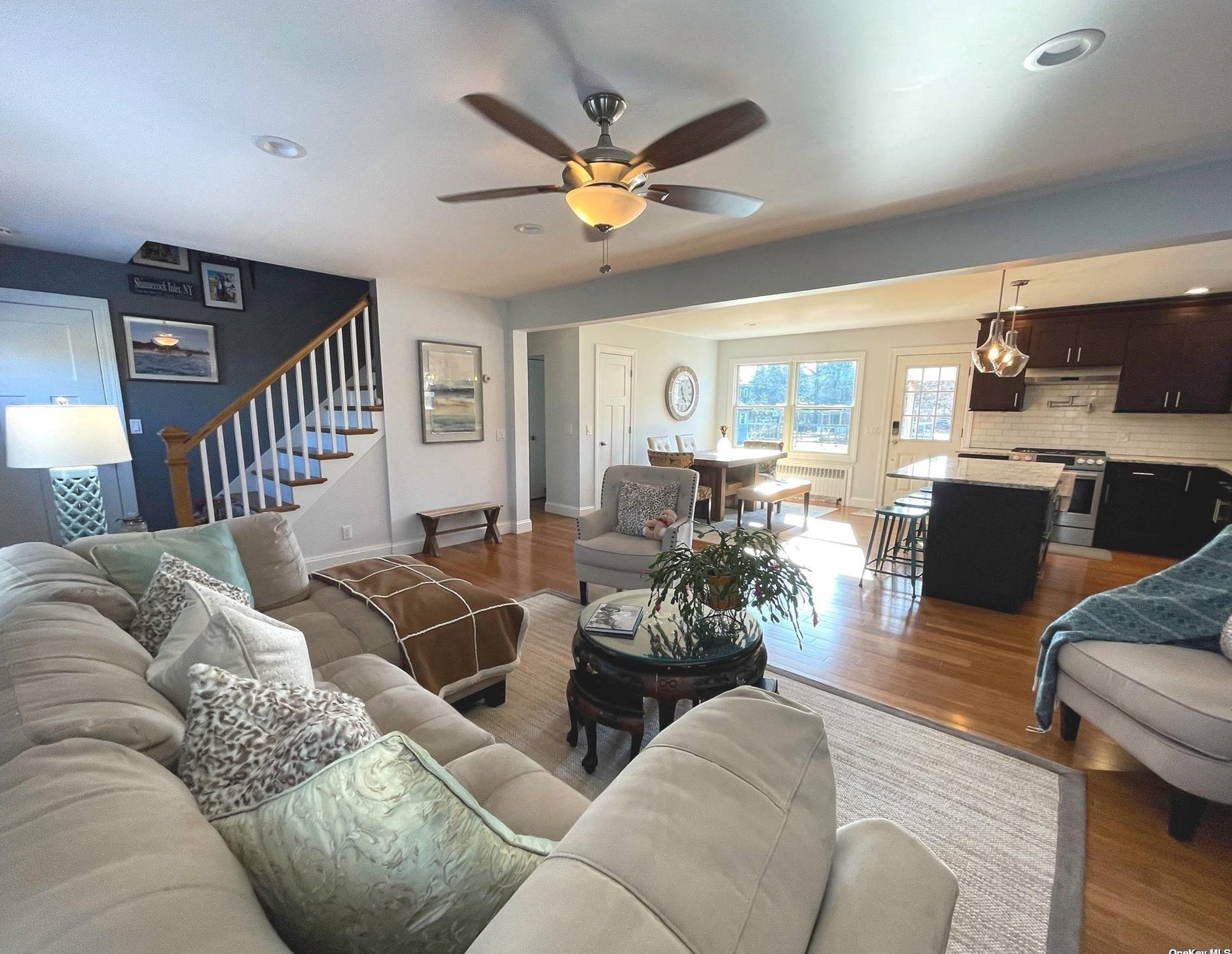 32 Shinnecock Rd, Hampton Bays NY  11946-2925 exterior