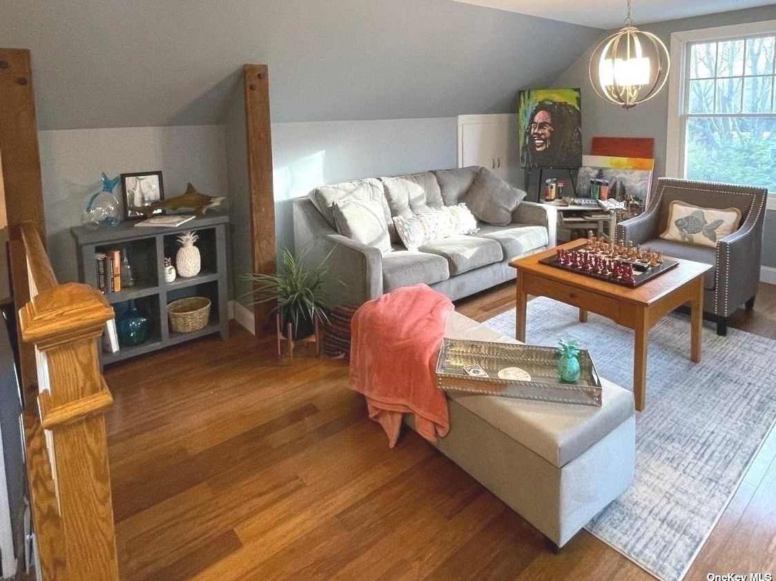 32 Shinnecock Rd, Hampton Bays NY  11946-2925 exterior