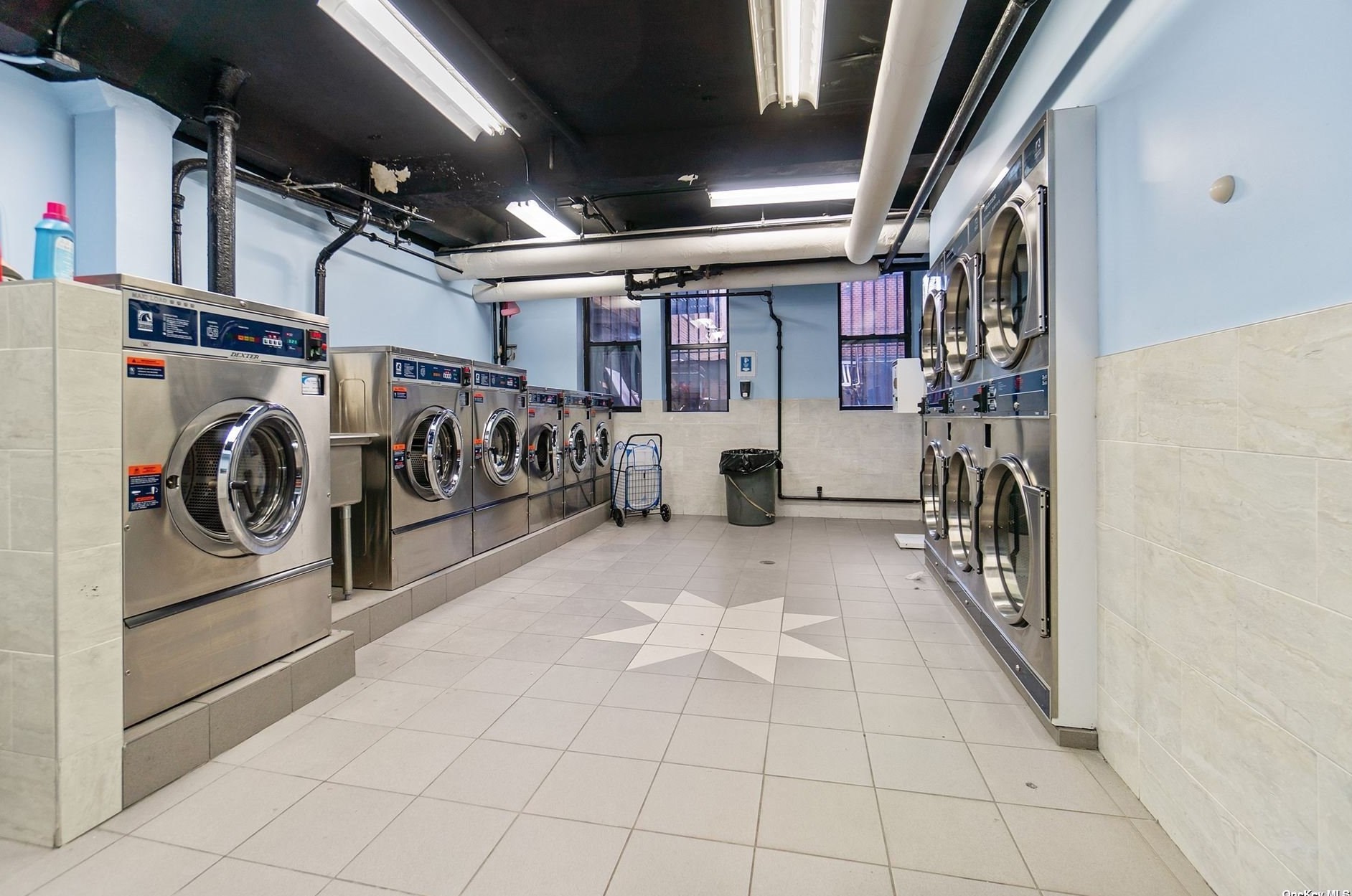 14809 Northern Blvd, Flushing NY 11354-4346 exterior