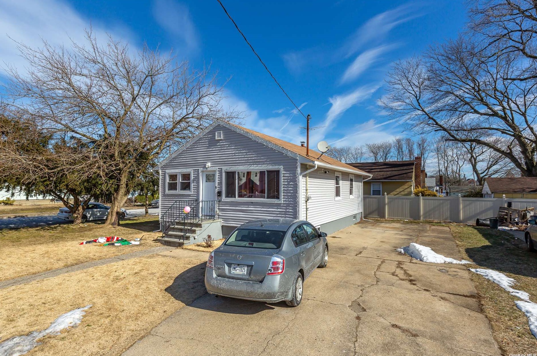 156 President St, Hempstead NY  11550-4725 exterior
