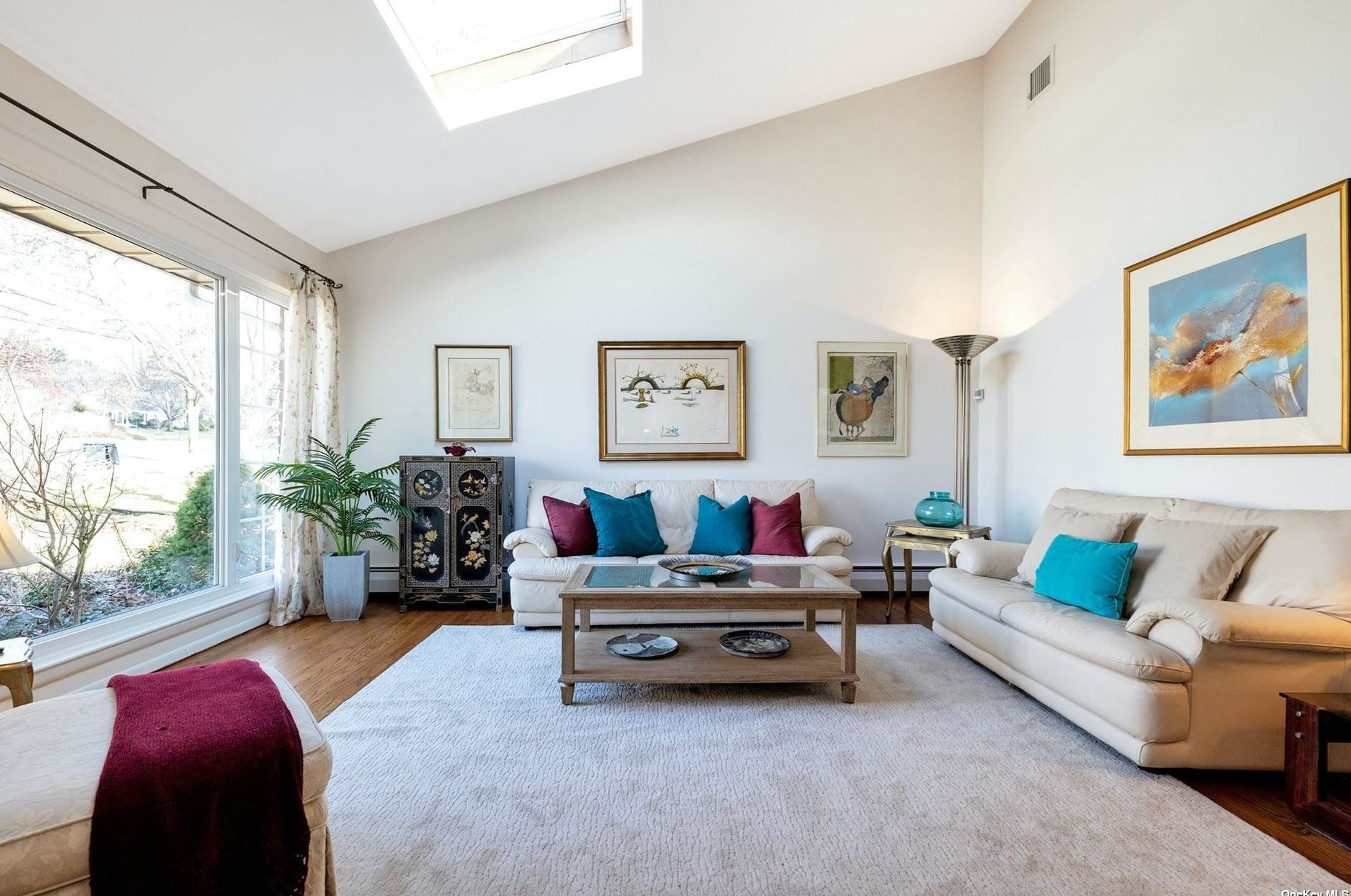 29 Essex Ct, Port Washington NY  11050-4222 exterior