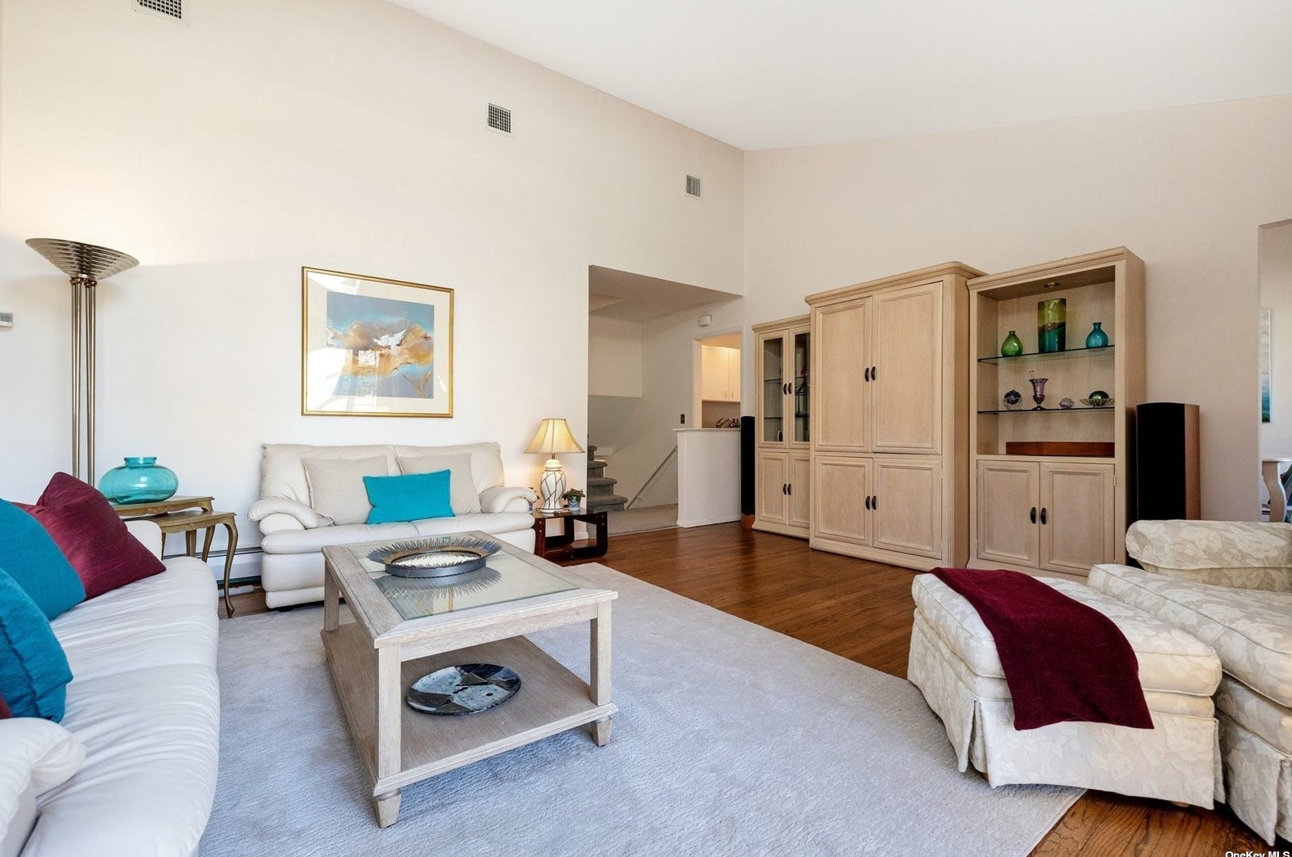 29 Essex Ct, Port Washington NY  11050-4222 exterior