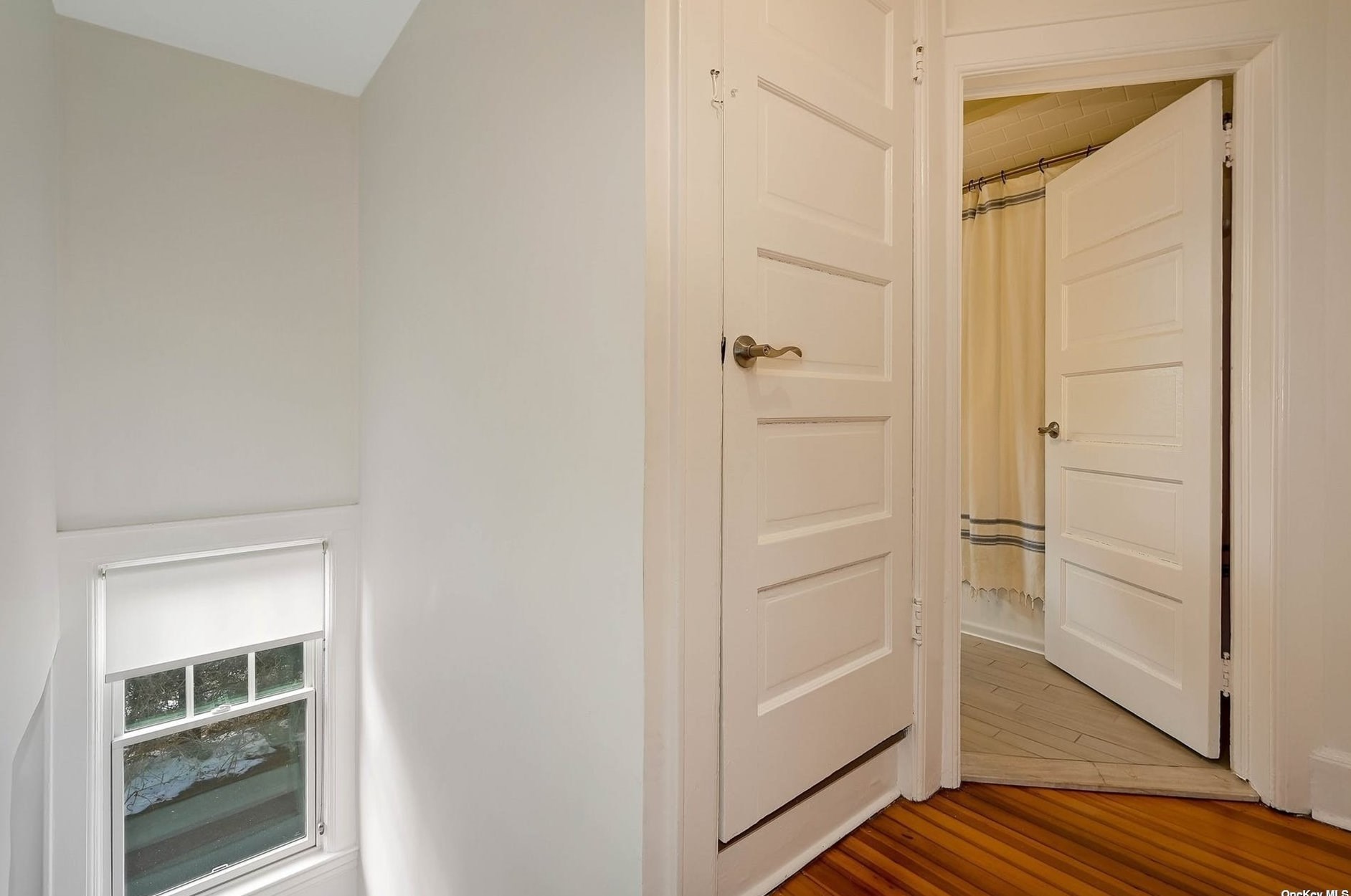 65 Main St, Hunt NY 11743-2919 exterior