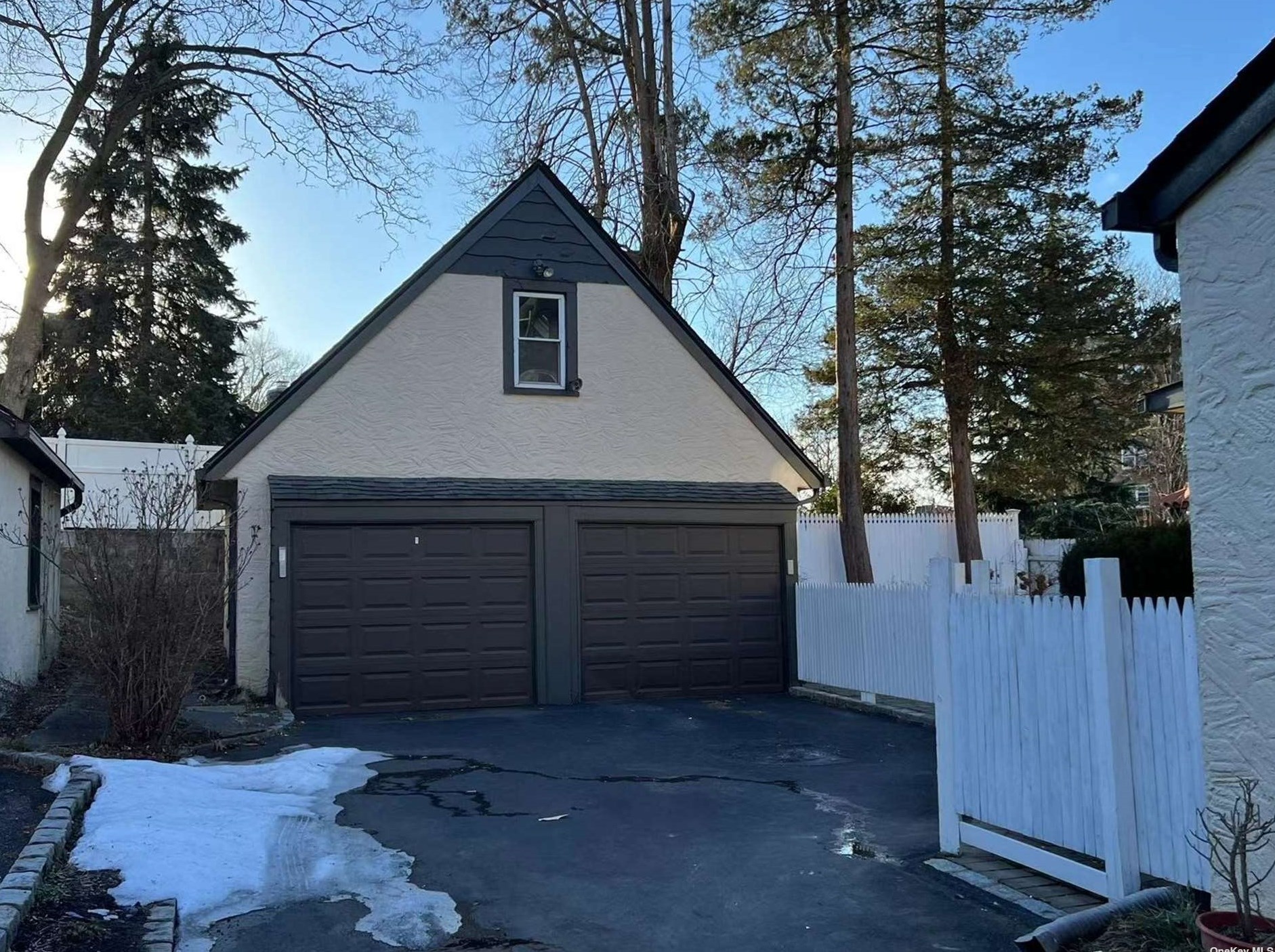 4804 Glenwood St, Flushing NY 11362-1423 exterior