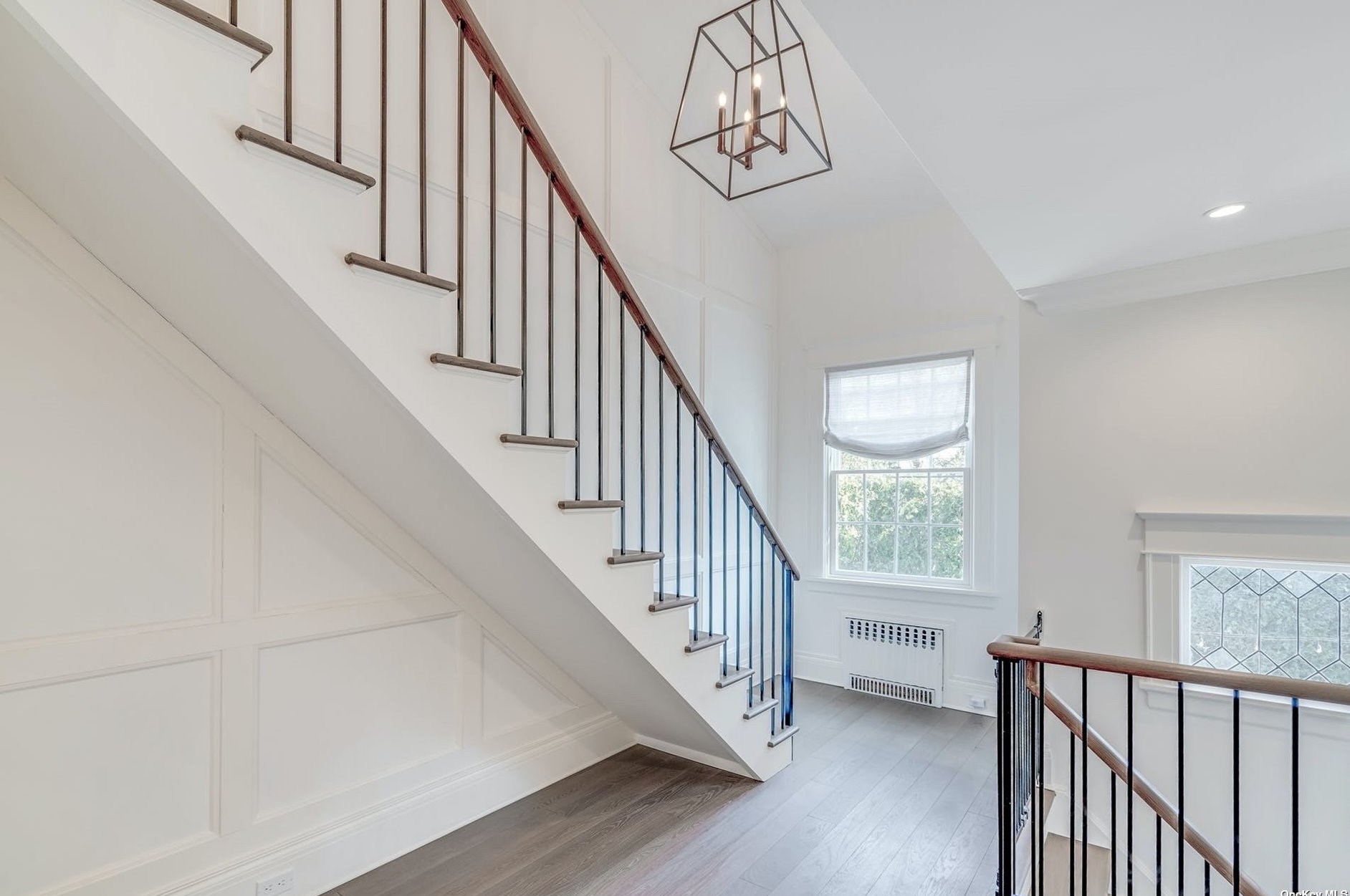 12 Overlook Dr, Port Washington NY  11050-2728 exterior