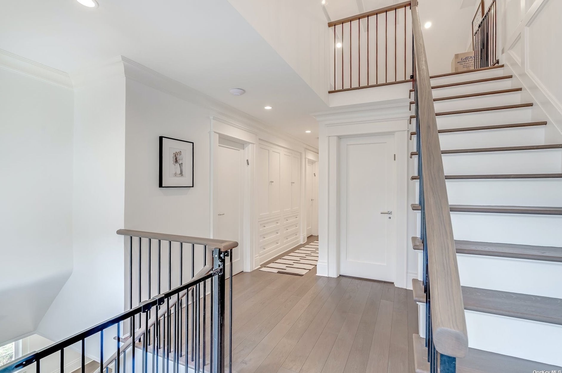 12 Overlook Dr, Port Washington NY  11050-2728 exterior