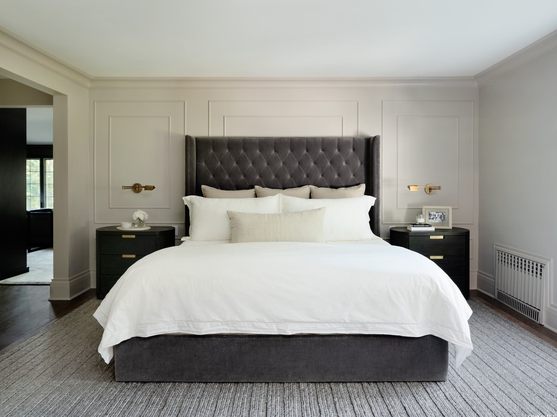 12 Overlook Dr, Port Washington NY  11050-2728 exterior