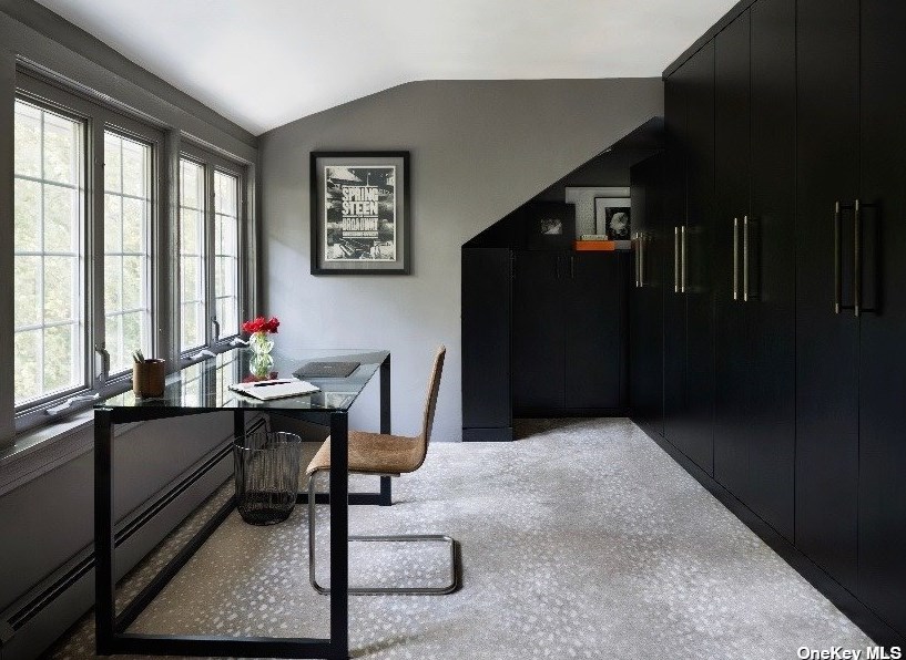 12 Overlook Dr, Port Washington NY  11050-2728 exterior