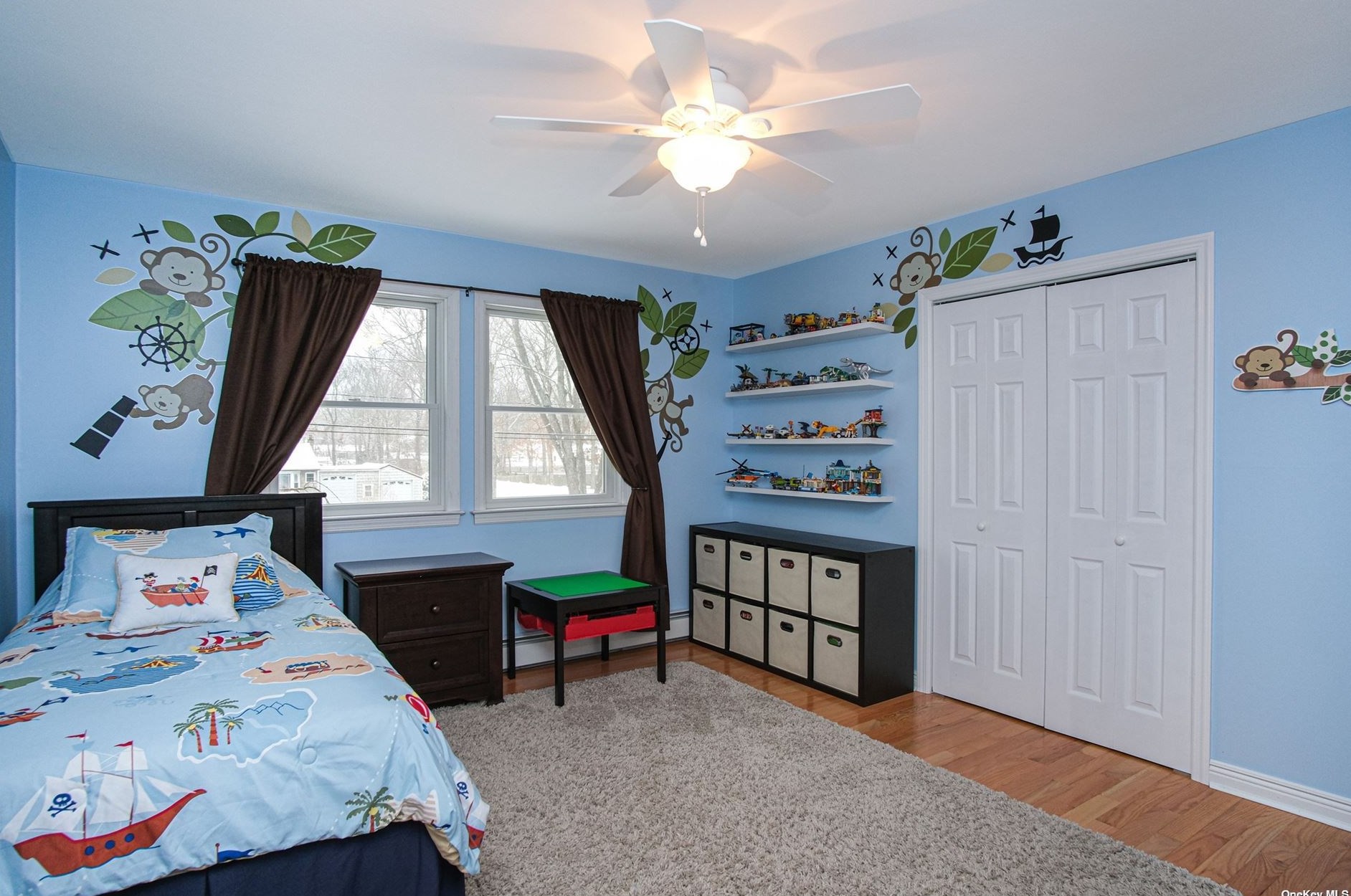 421 Birch Holw Dr, Smith Point NY 11967-1311 exterior