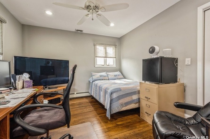 3200 Denton Dr, North Merrick NY 11566-5100 exterior