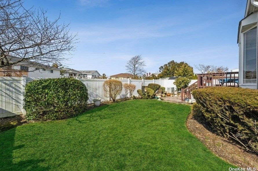 3200 Denton Dr, North Merrick NY 11566-5100 exterior