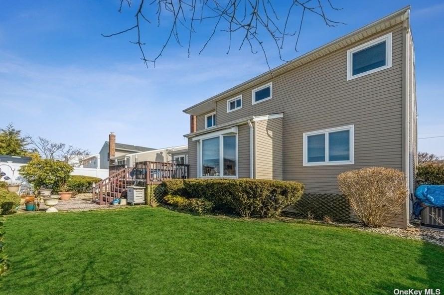 3200 Denton Dr, North Merrick NY 11566-5100 exterior