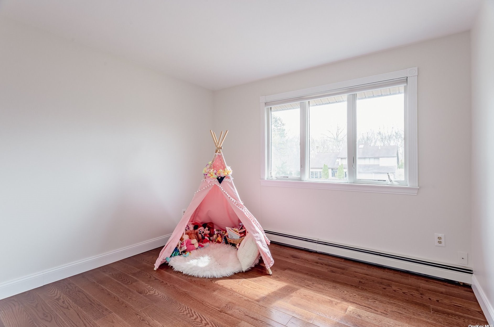 34 Fleetwood Rd, Commack NY 11725-1755 exterior