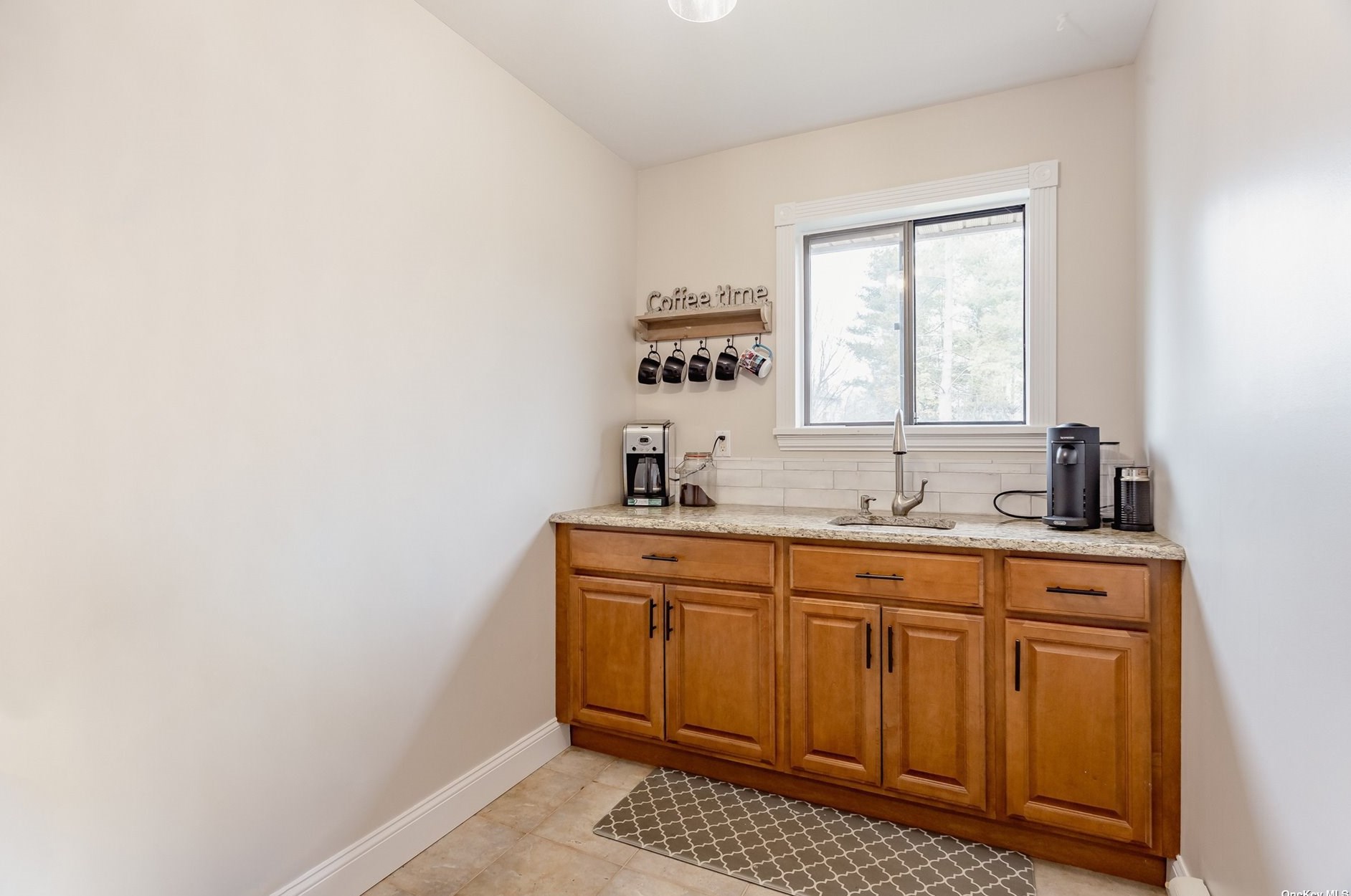 34 Fleetwood Rd, Commack NY 11725-1755 exterior