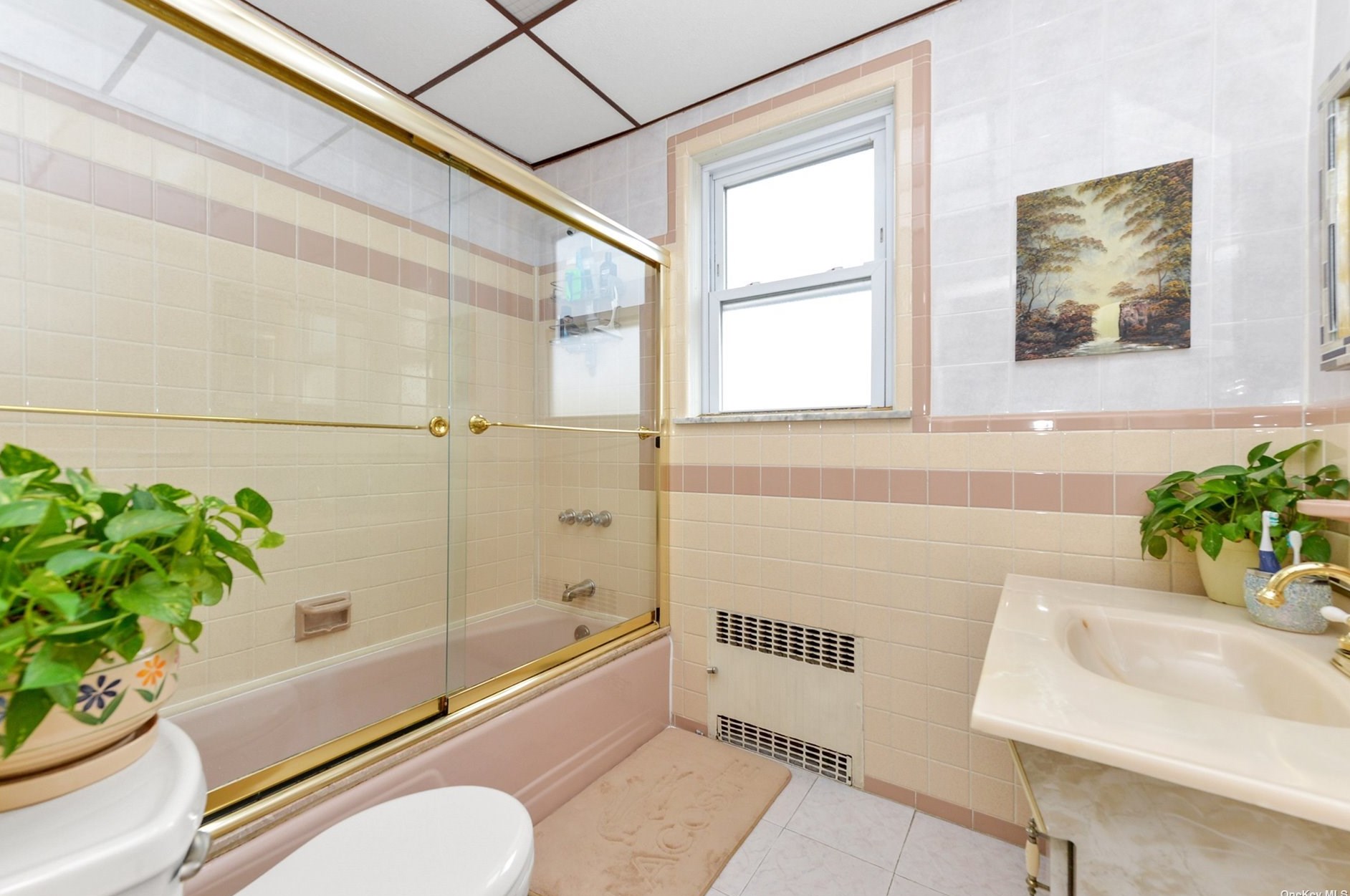 147-42 Elm Ave, Flushing NY 11355-1705 exterior