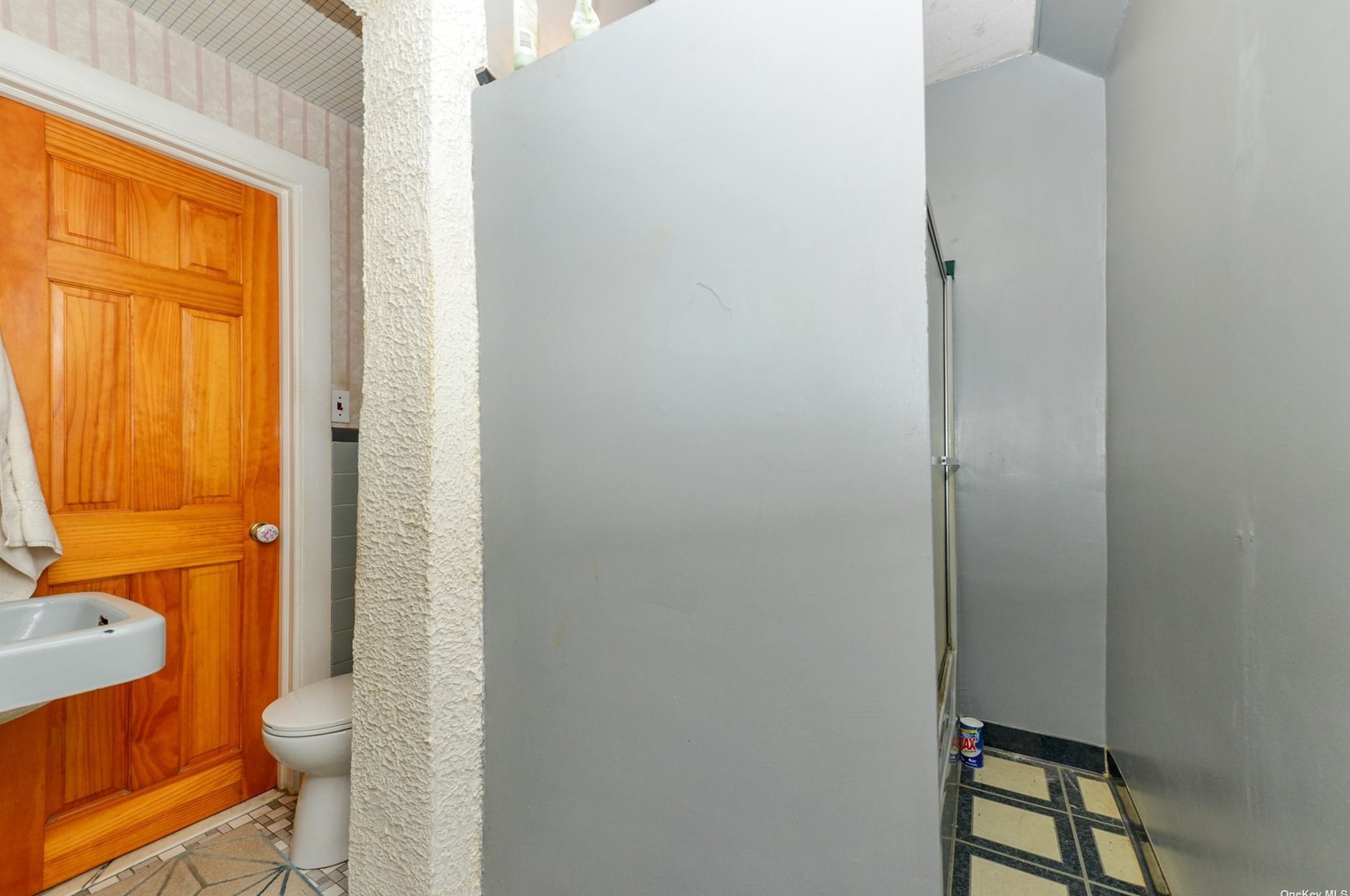 147-42 Elm Ave, Flushing NY 11355-1705 exterior