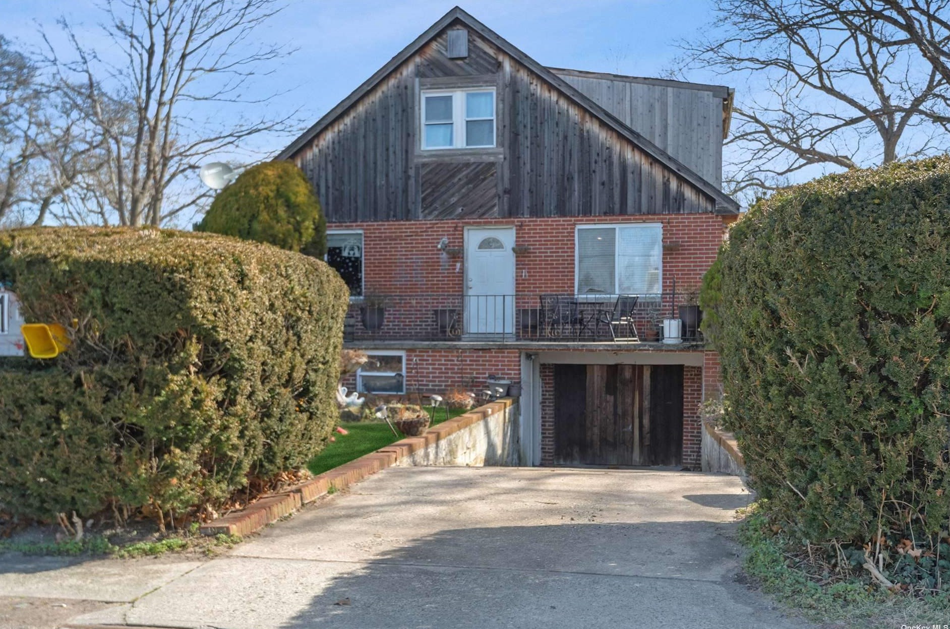 1 Sorrel Dr, Smith Point NY  11967-4233 exterior