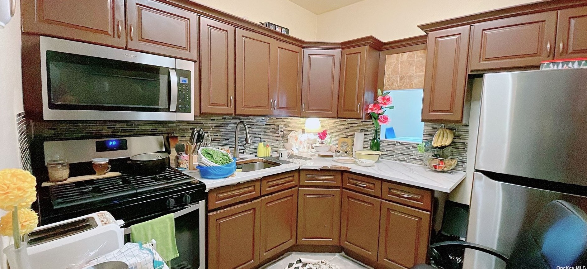 7402 Woodside Ave, Flushing NY 11377-3437 exterior