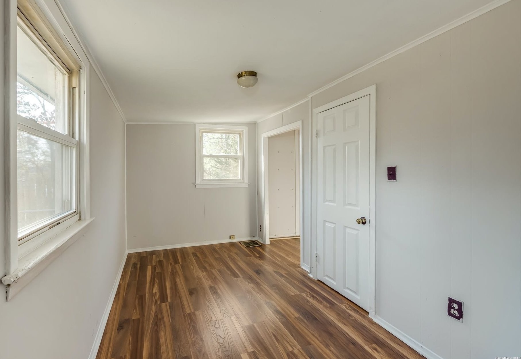 11 Clymer Pl, Manor Park NY  11950-2701 exterior