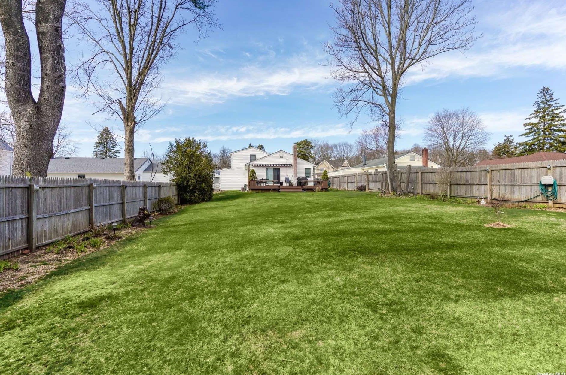 6 Cutting St, Hunt NY 11743-5522 exterior