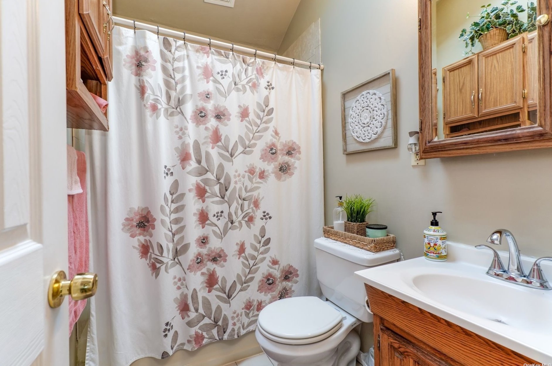 6 Cutting St, Hunt NY 11743-5522 exterior