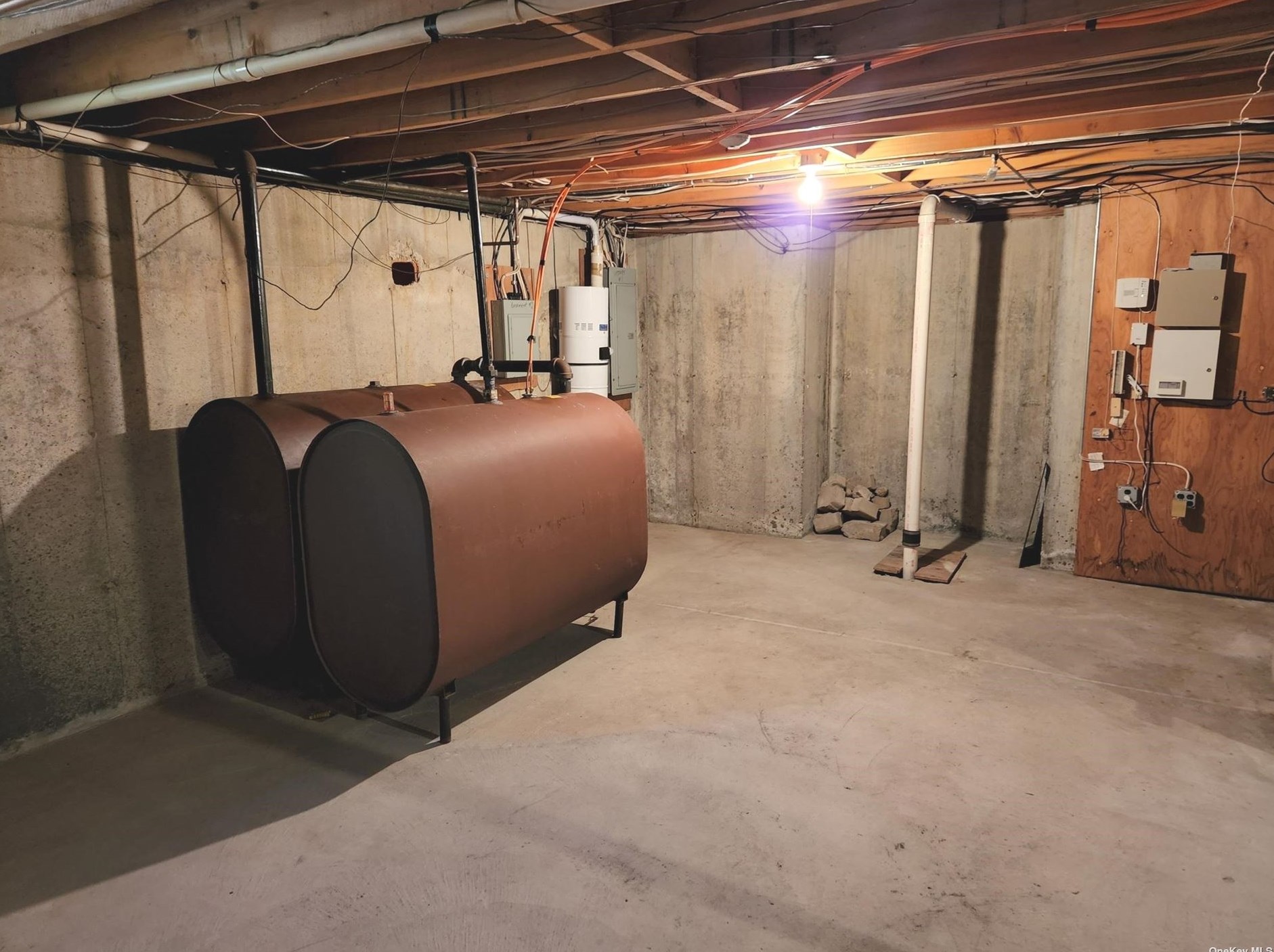 292 Holbrook Rd, Hauppauge NY  11779-1813 exterior