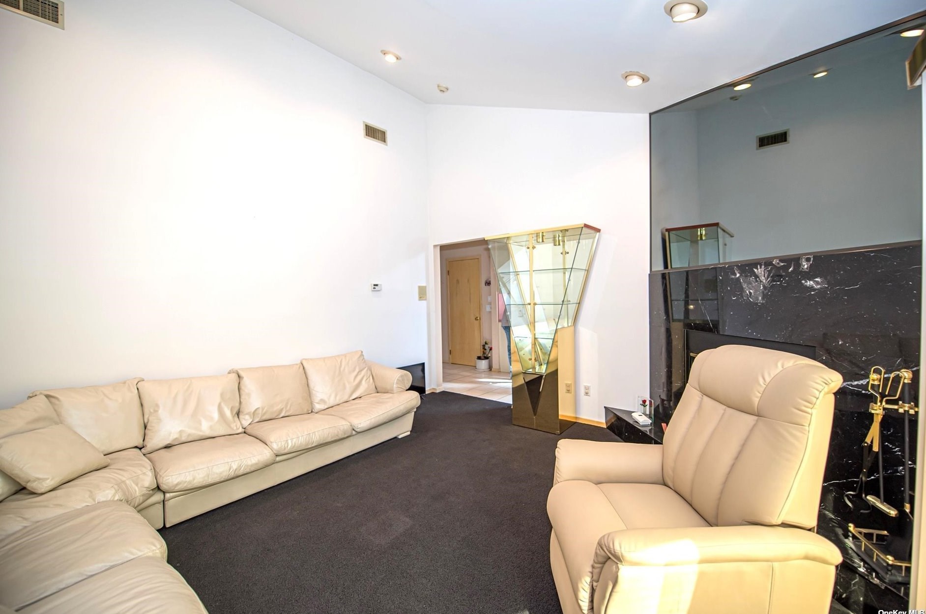 292 Holbrook Rd, Hauppauge NY  11779-1813 exterior