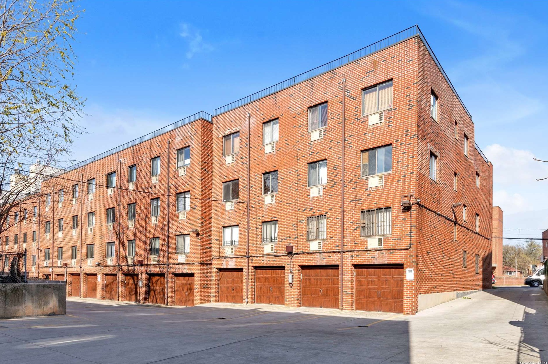 7146 163rd St, Flushing NY  11365-4217 exterior