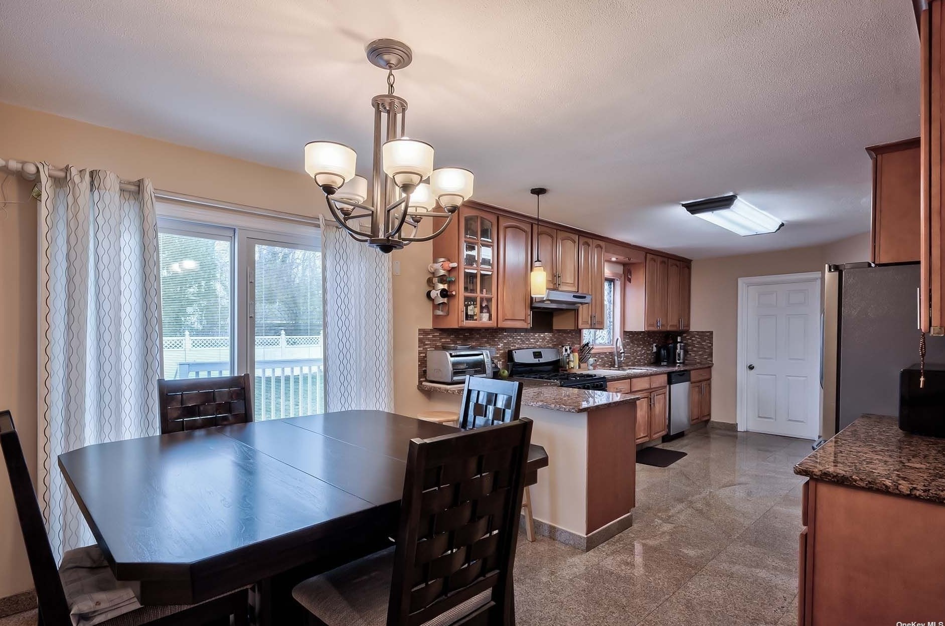 614 Woodbury Rd, Hicksville NY 11803-1012 exterior