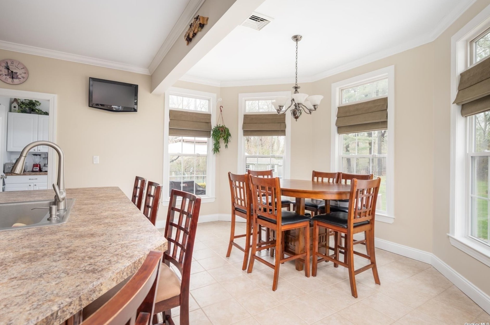 9 Wessel Ln, Gordon Heights NY  11763-3510 exterior