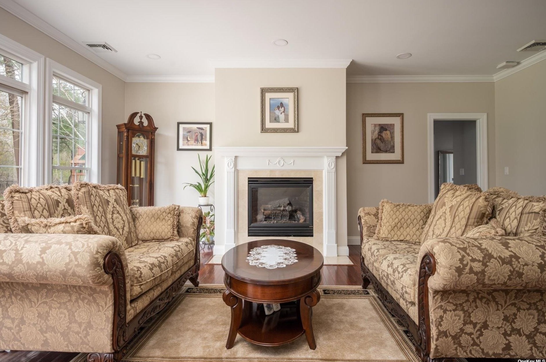 9 Wessel Ln, Gordon Heights NY  11763-3510 exterior