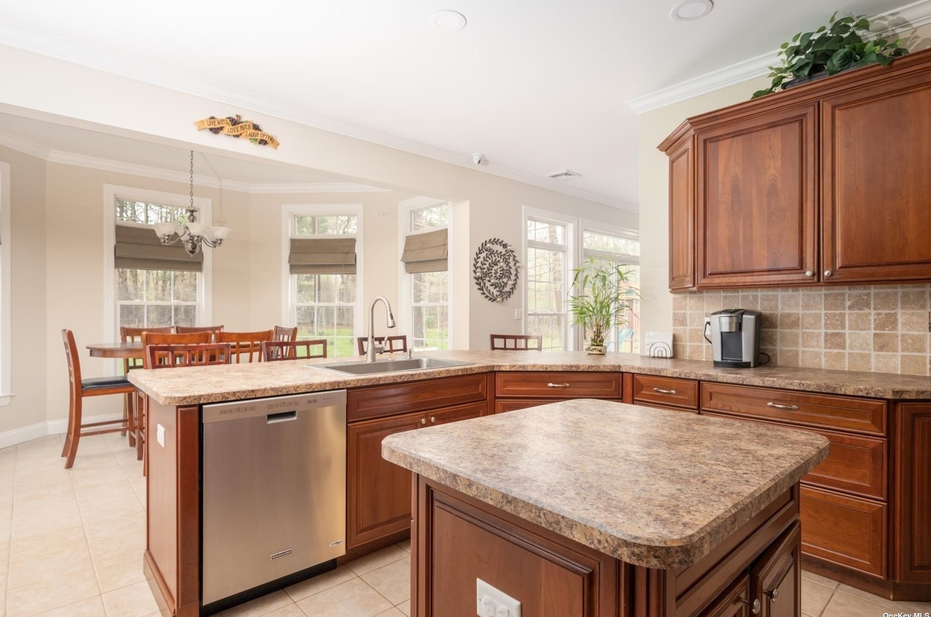 9 Wessel Ln, Gordon Heights NY  11763-3510 exterior