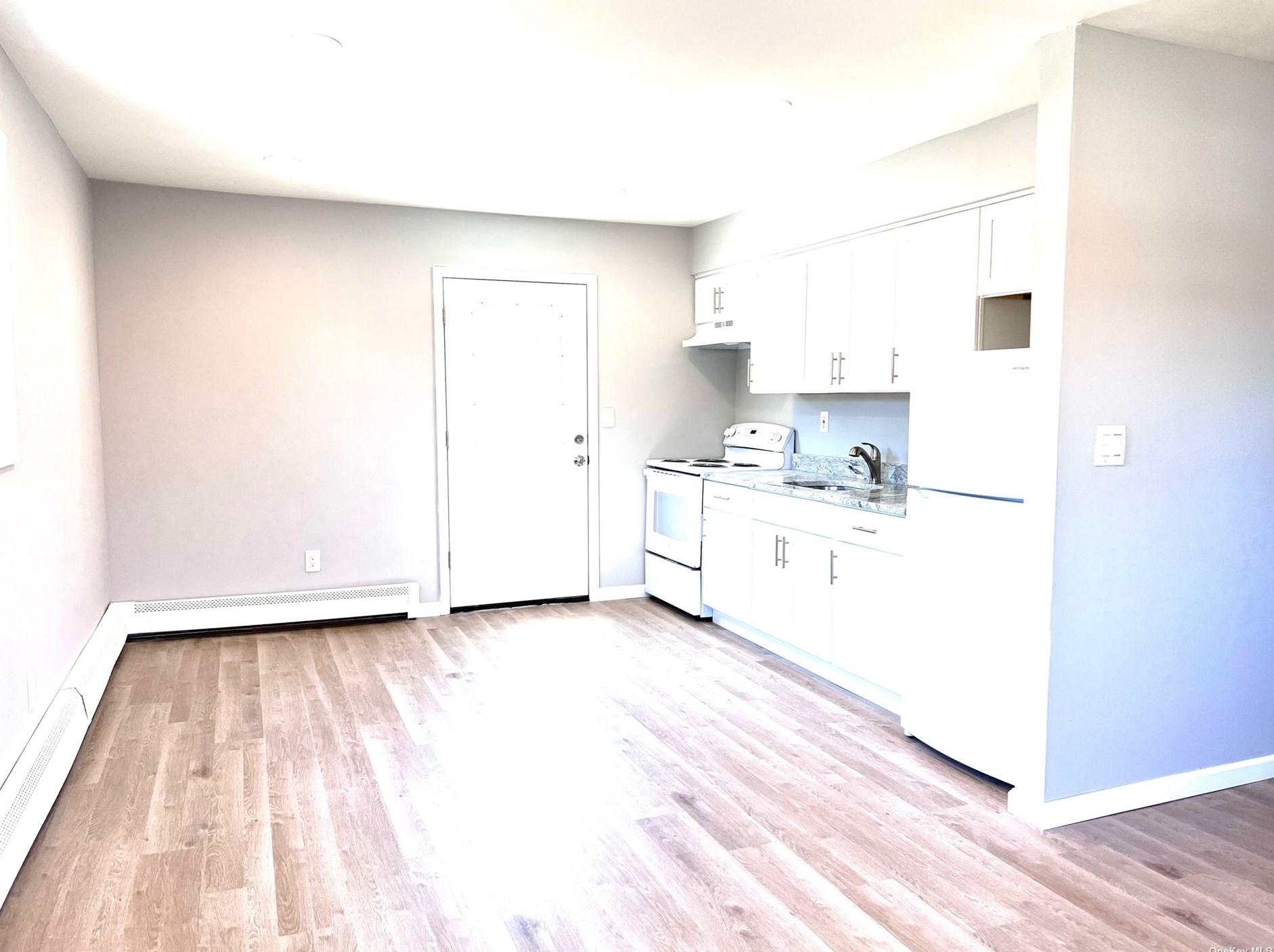 96 Jamaica Ave, Gordon Heights NY  11763-3518 exterior