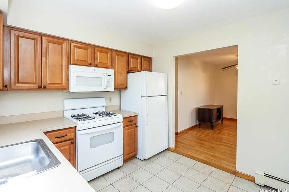 14 2nd St, Glen Cove NY  11542-3824 exterior