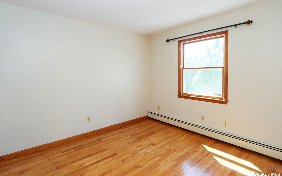 14 2nd St, Glen Cove NY  11542-3824 exterior