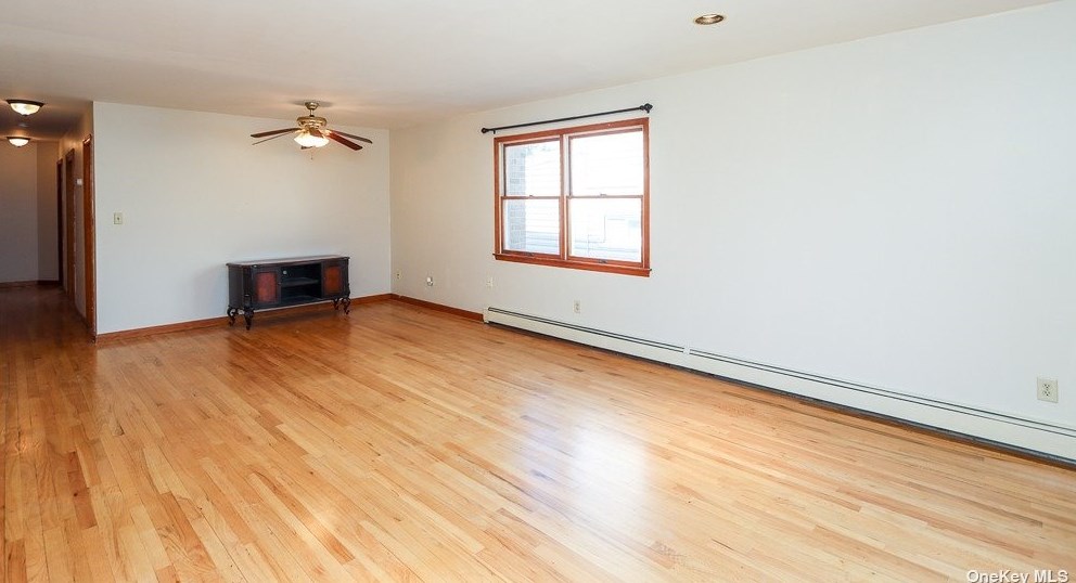 14 2nd St, Glen Cove NY  11542-3824 exterior