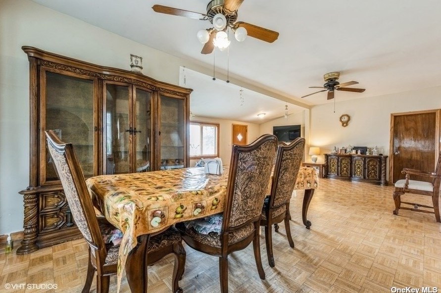 2290 Edna Ct, North Baldwin NY  11510-3105 exterior