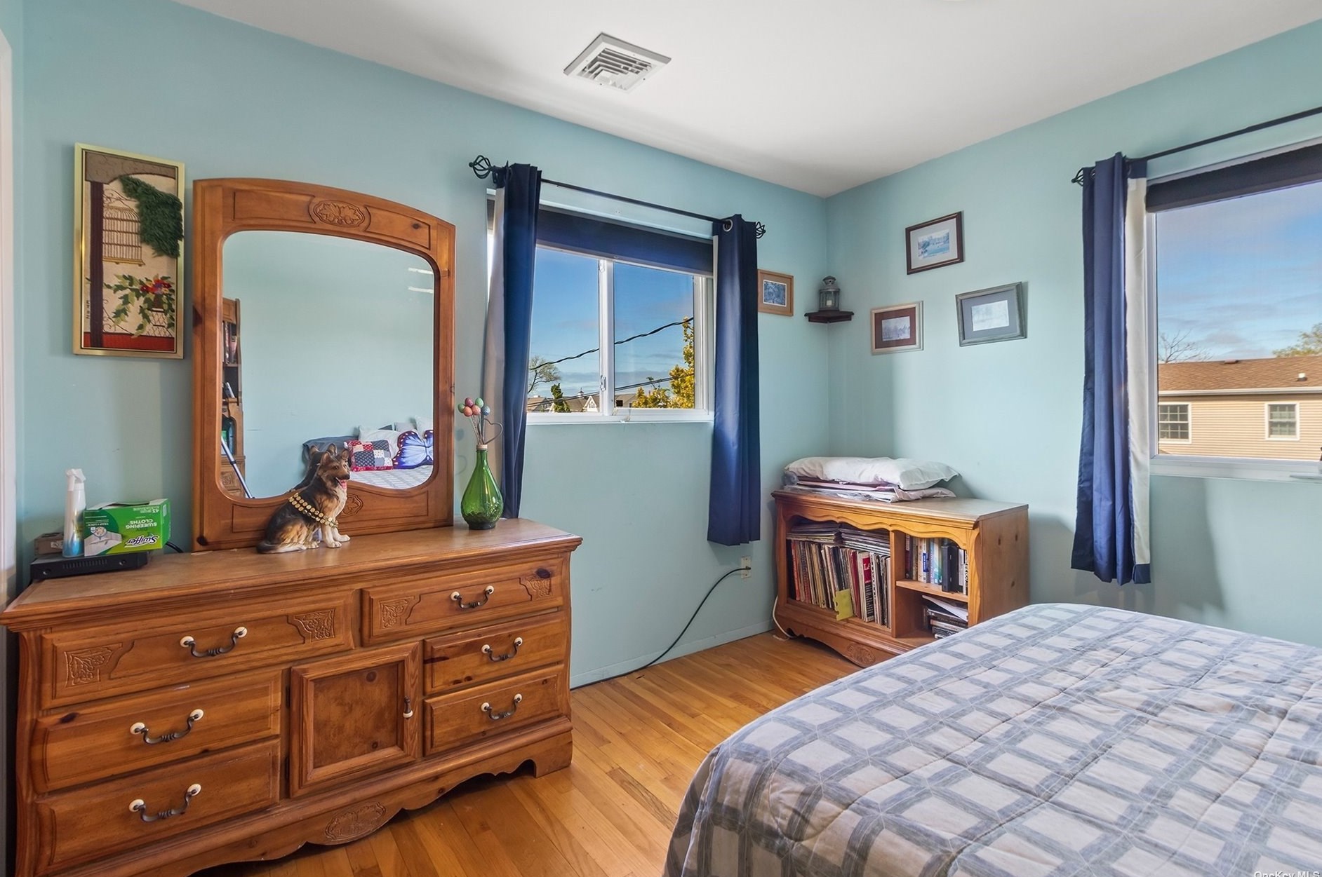 15 Bayview St, East Massapequa NY  11758-7602 exterior